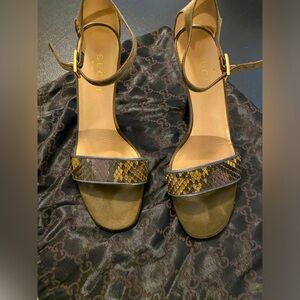 Vintage GUCCI heels - Snake Detailed